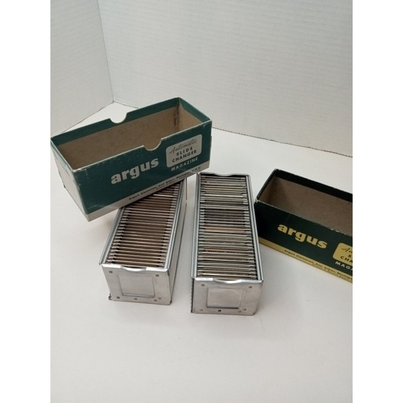 Vintage Lot Picture 72 SlidesAnd 2 Argus Slide Changers.Look At Description